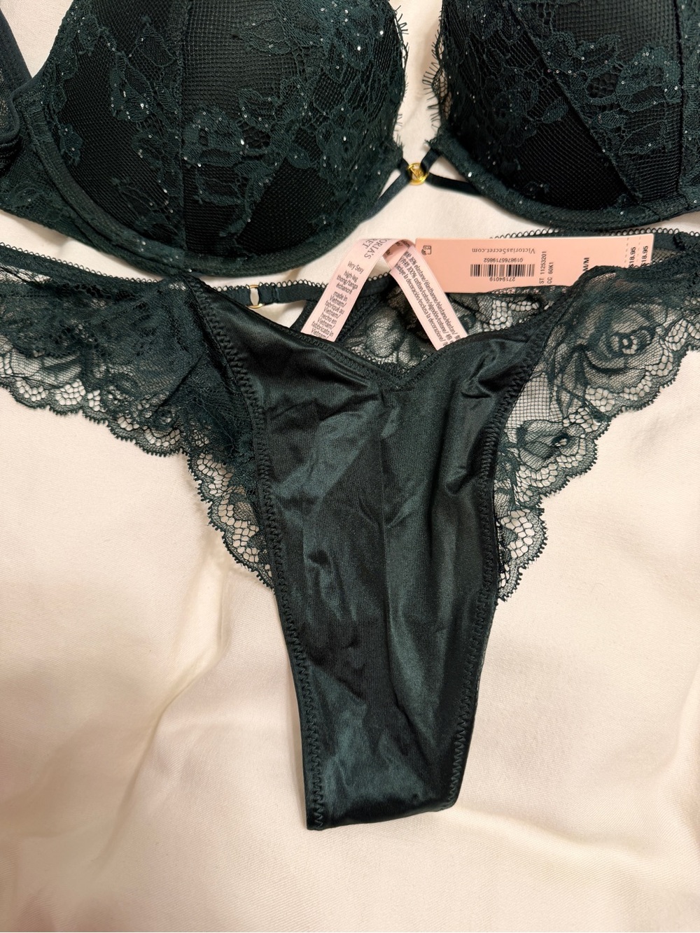 Victoria’s Secret 34D Push-Up Bra & Lace Thong Set NWT Dark Green - Picture 3 of 10